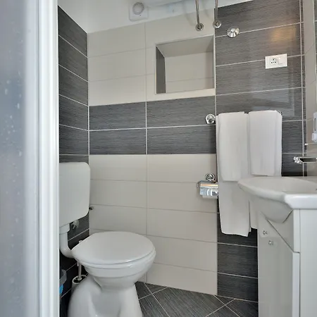 多纳特公寓酒店 公寓 *