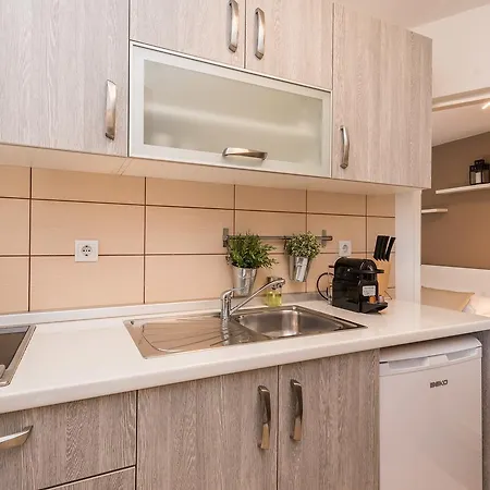 多纳特公寓酒店 *