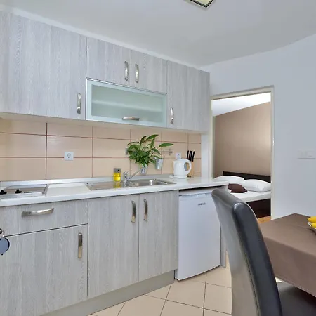 多纳特公寓酒店 *