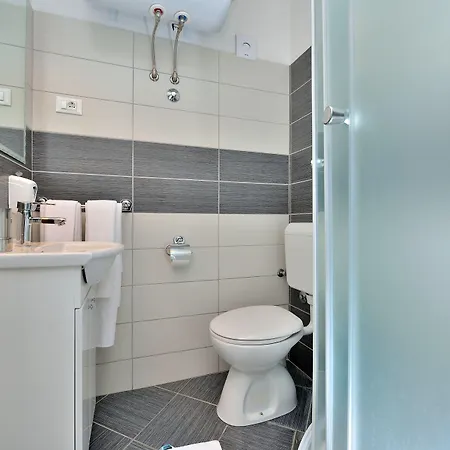 ドナト アパート *